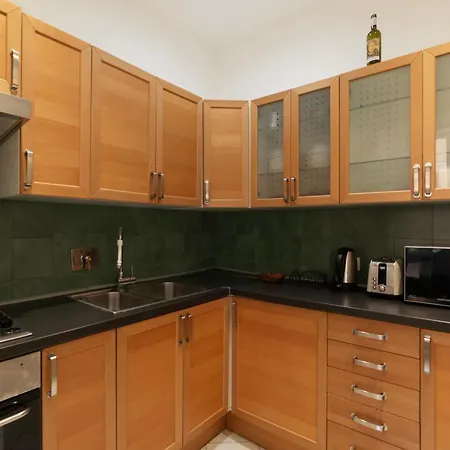 Cozy Apartment In Trastevere-3